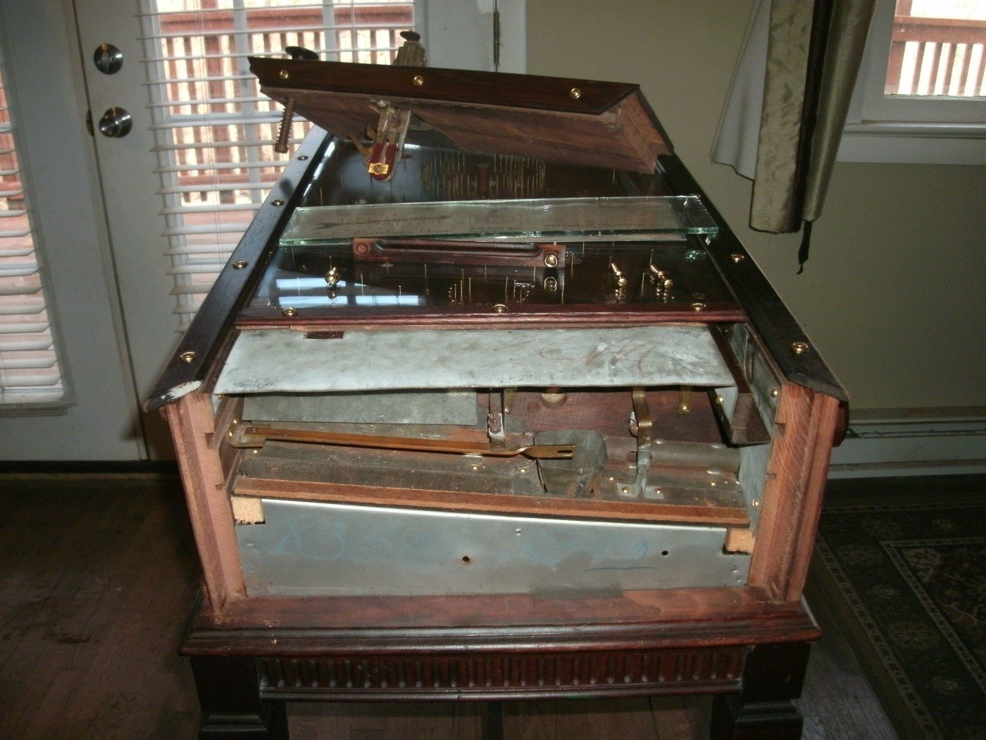 Inside view of Whiffle mechanism