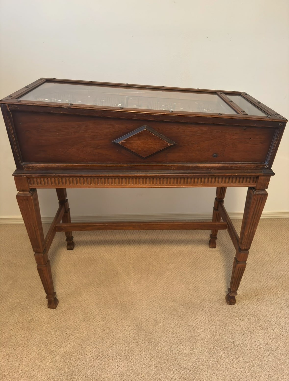 Side view of Whiffle cabinet